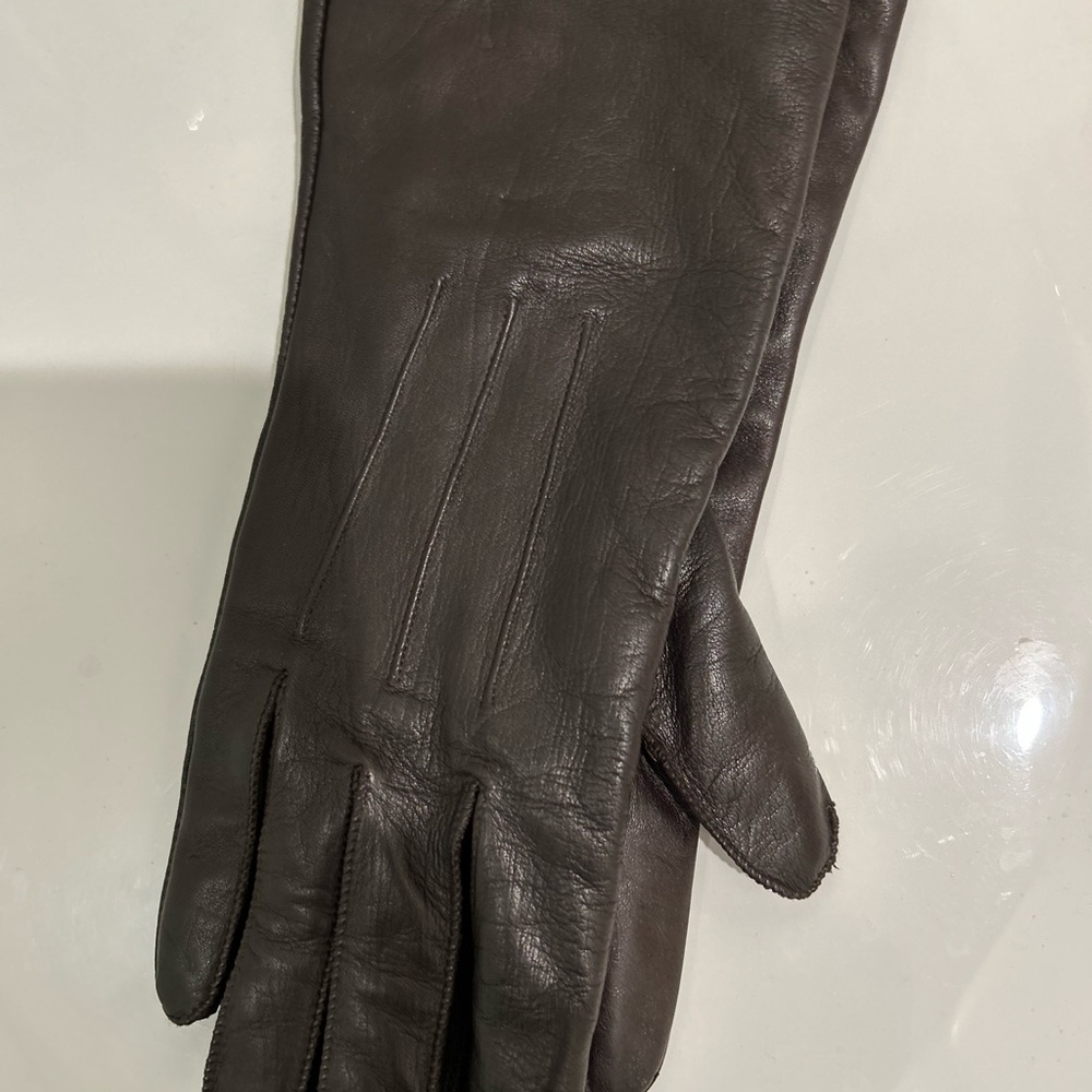 Brand new with tags Coach dark brown luxurious lined leather gloves